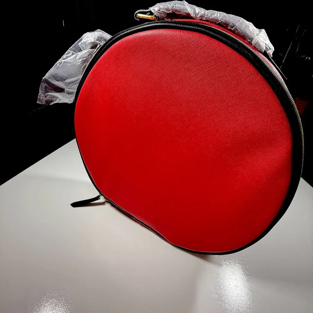 Elizabeth Arden Red Round Makeup Case World Color Faux Leather Pom Pom Bag